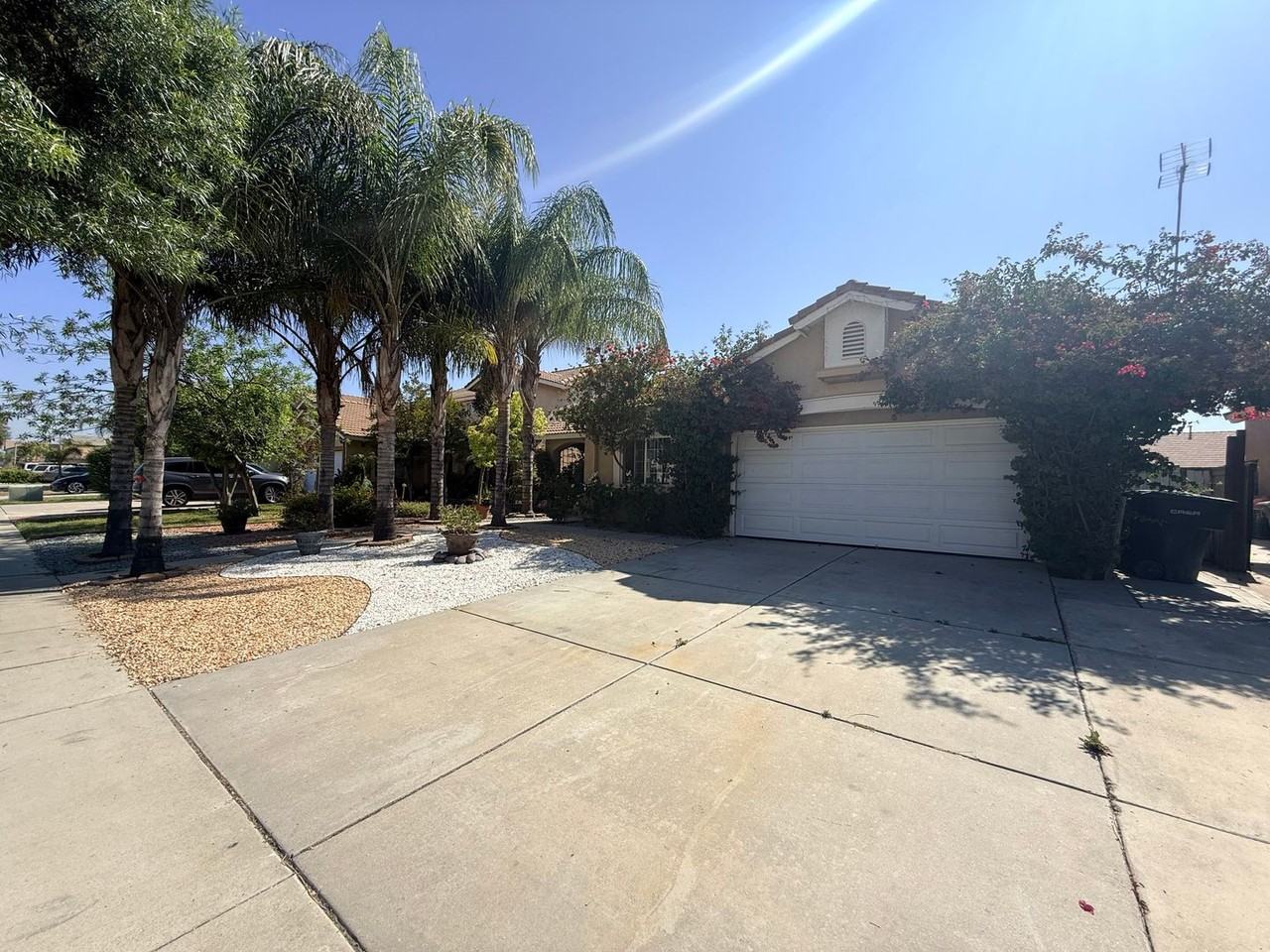 2293 Murrieta Rd - Photo 2 of 4
