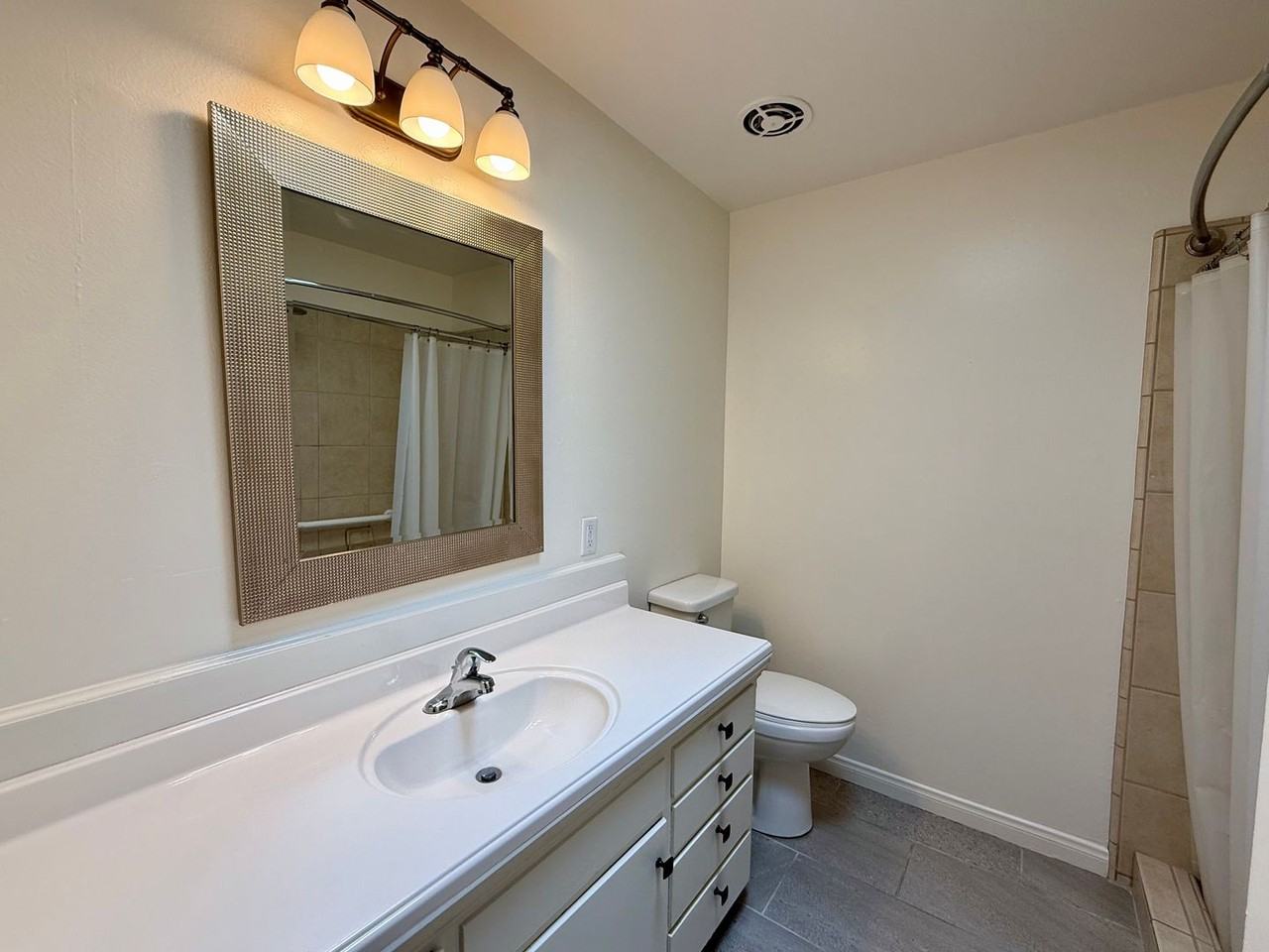 3800 Stockdale Hwy #7 - Photo 7 of 9