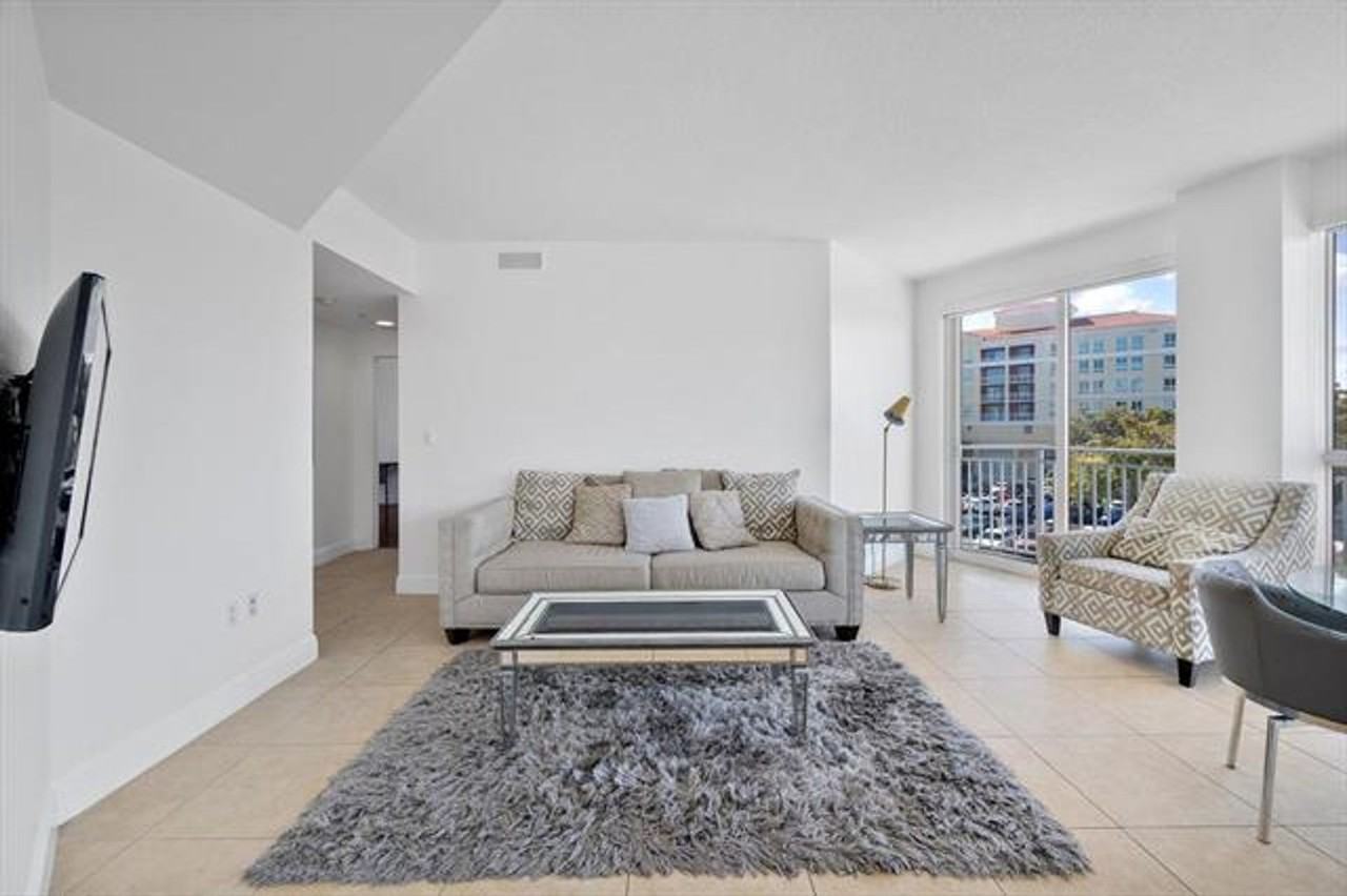 7270 7270 SW 88th Street St #B203 - Photo 4 of 27