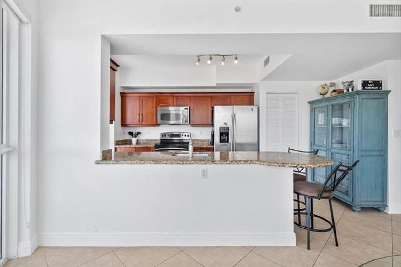 7270 7270 SW 88th Street St #B203 - Photo 7 of 27