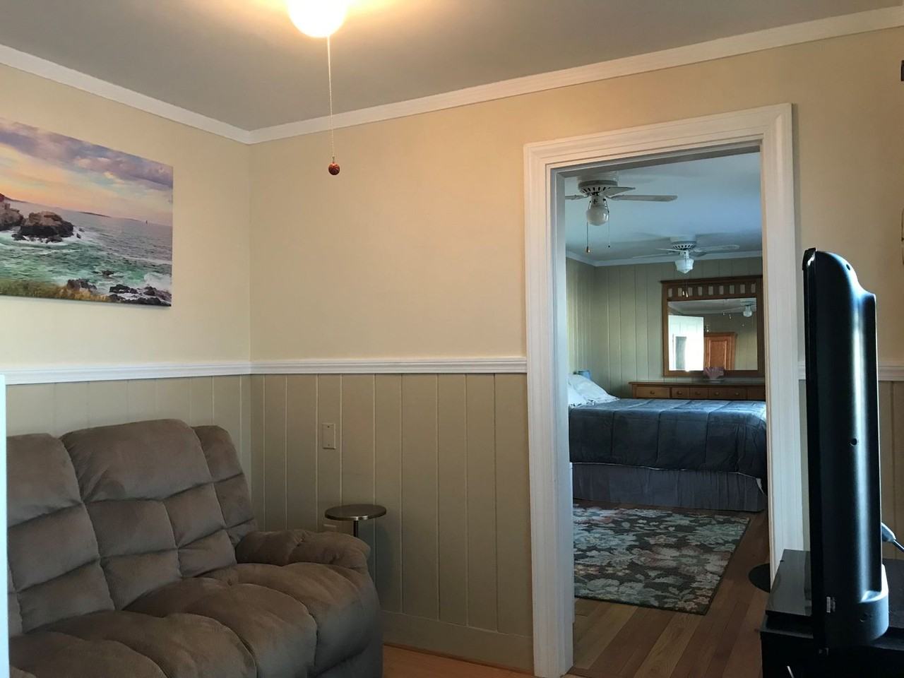 702 Main St #B - Photo 7 of 12