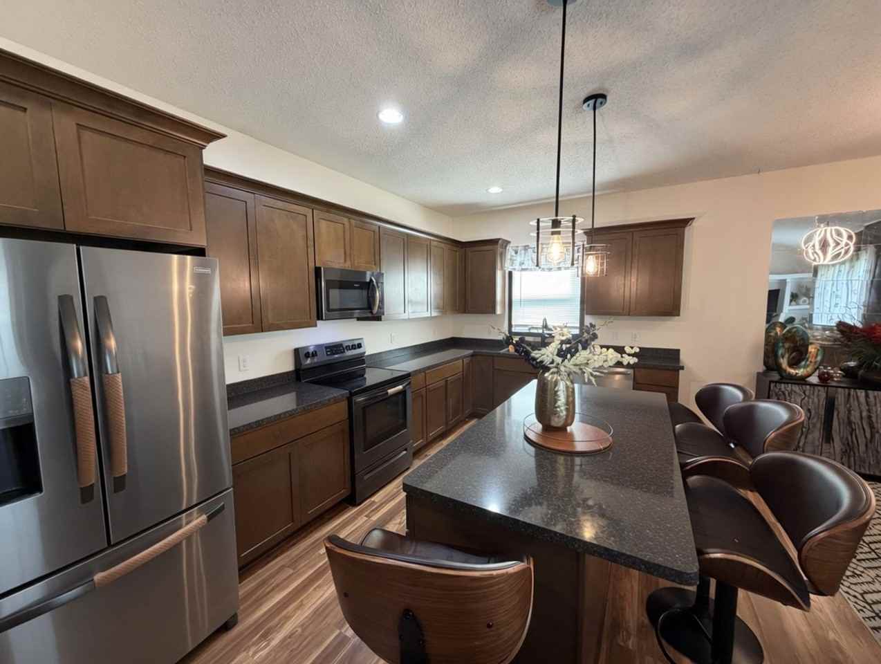 1190 Landings Ln - Photo 5 of 21