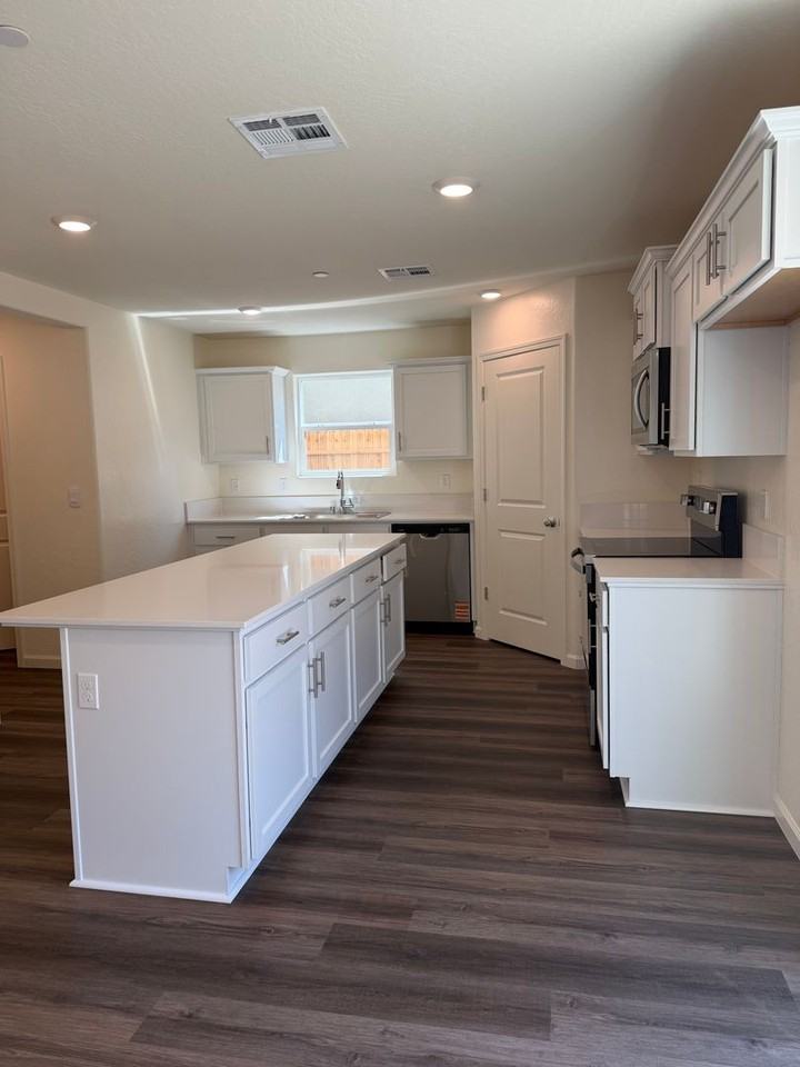 1919 Oak Falls Ct - Photo 6 of 31