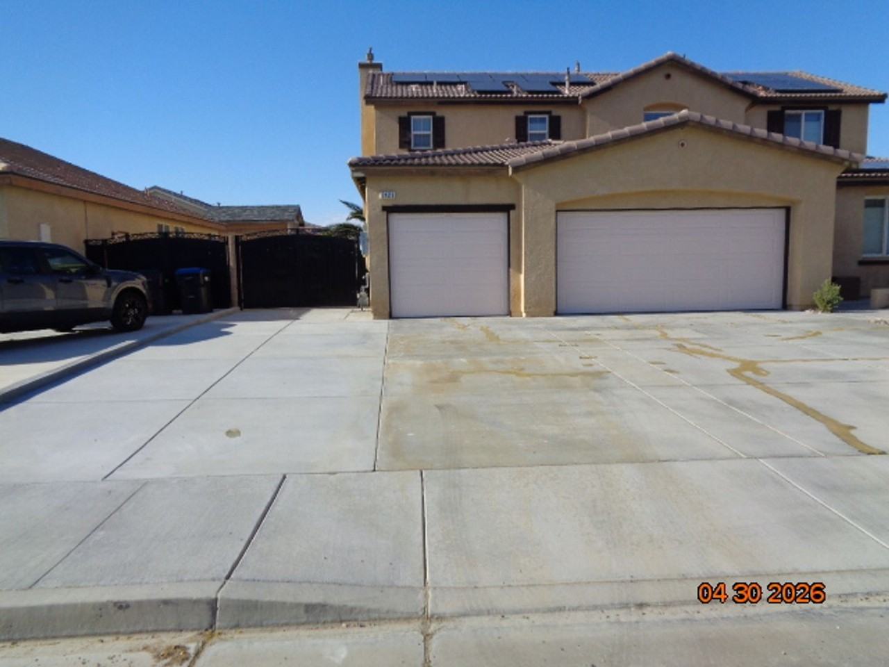 2421 Arboretum Ave - Photo 3 of 25