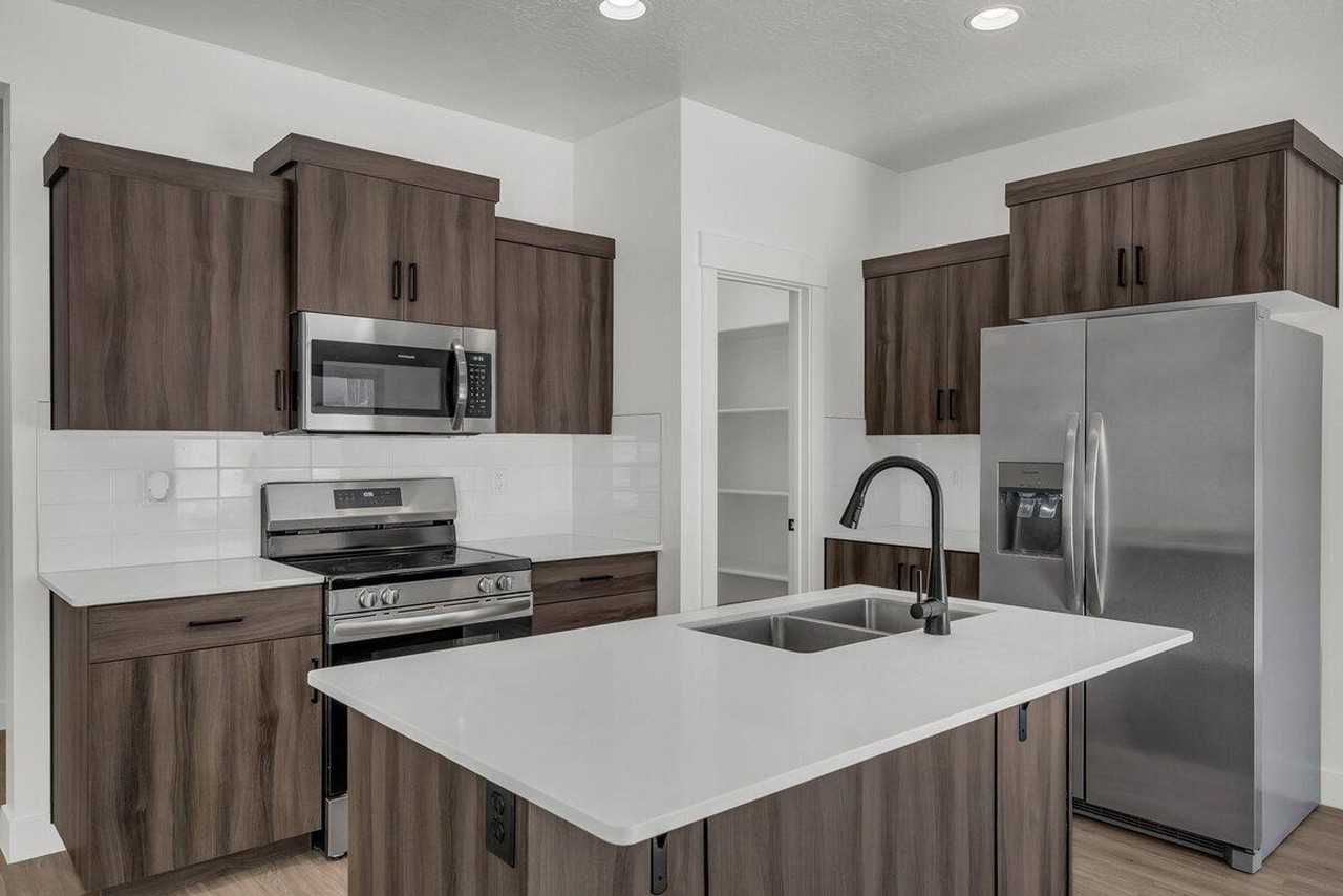 5654 S Duel Ln - Photo 4 of 21