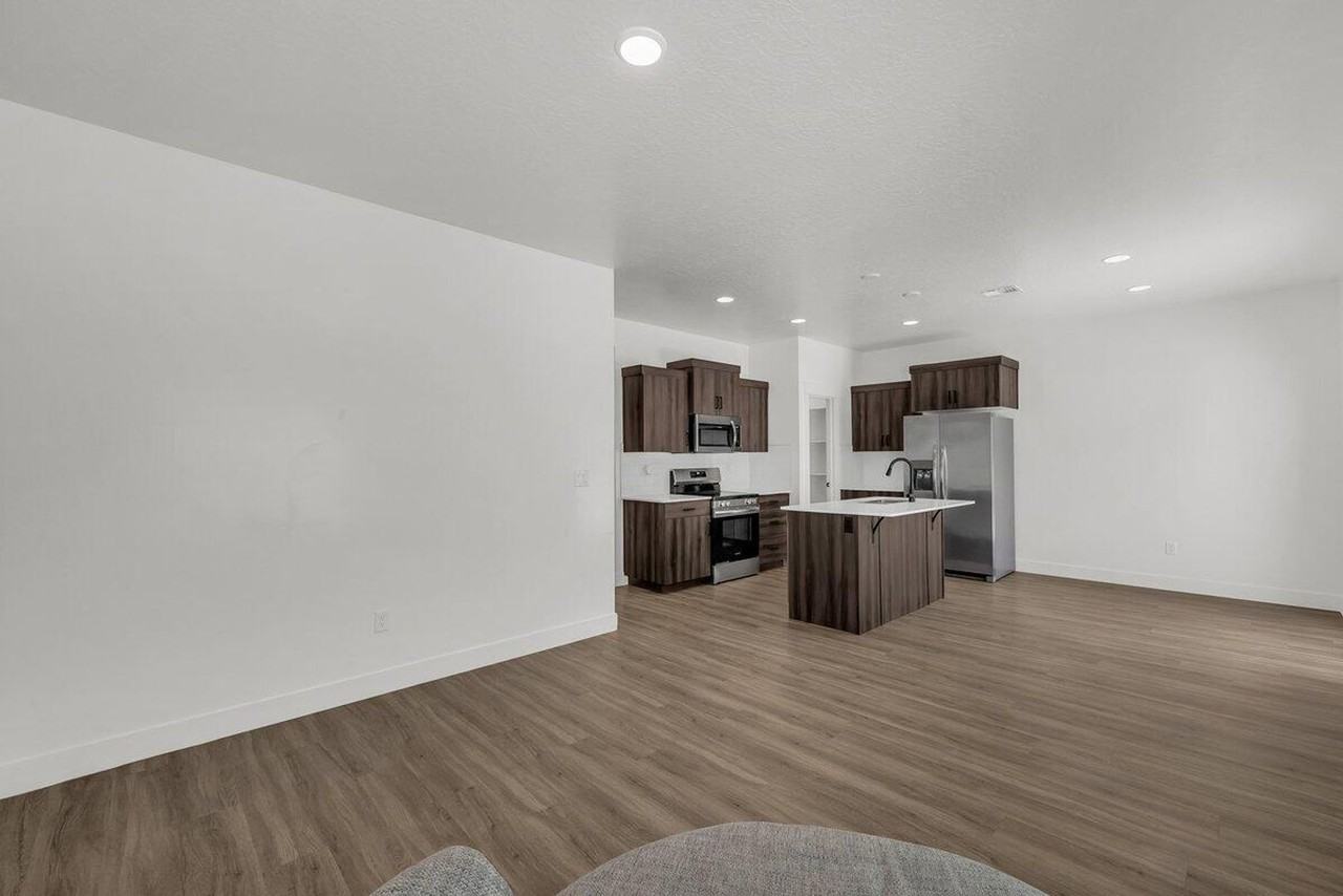 5654 S Duel Ln - Photo 5 of 21