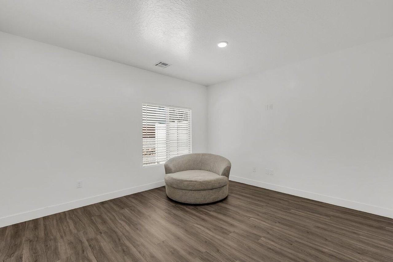 5654 S Duel Ln - Photo 6 of 21