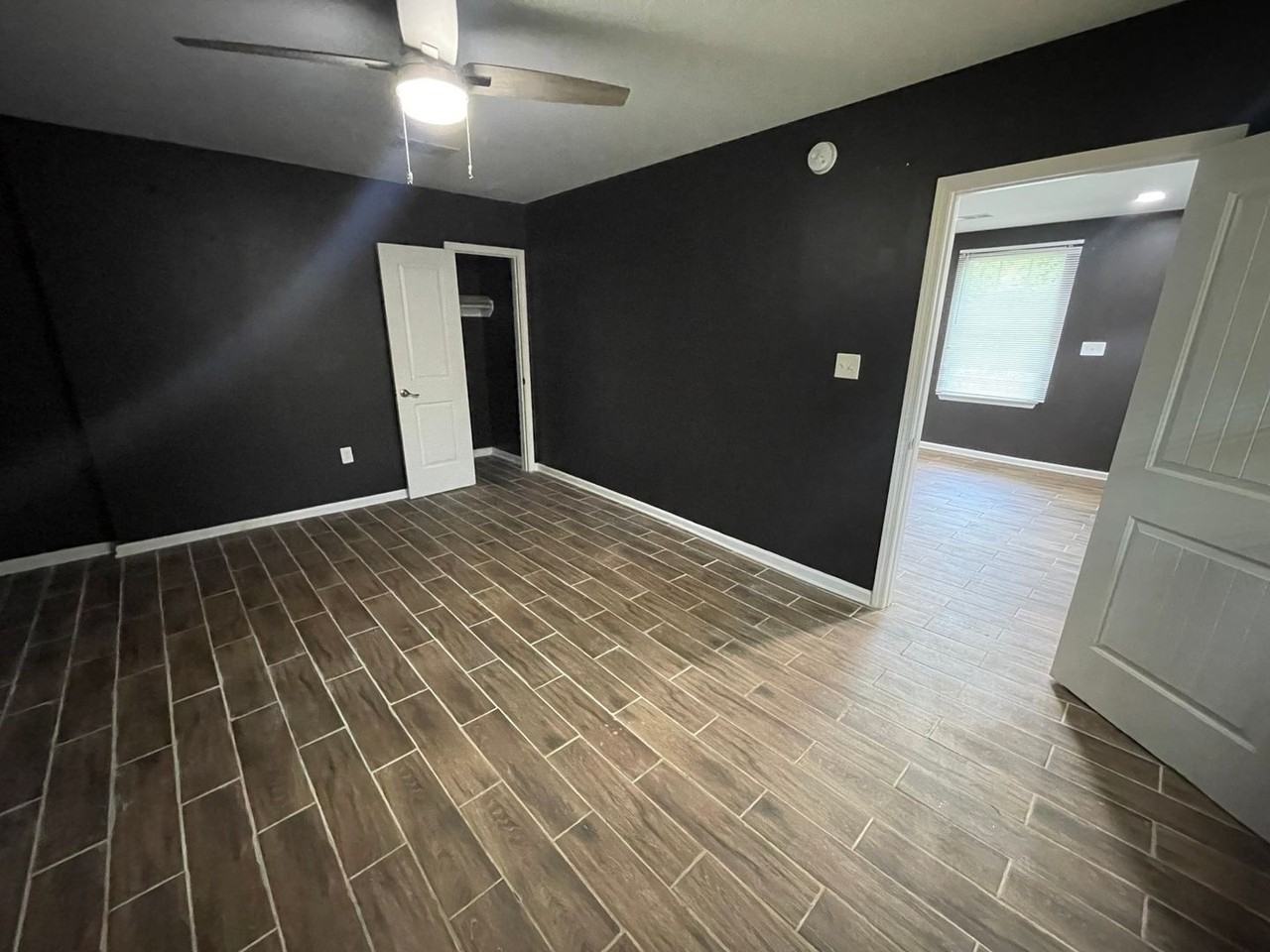1555 Swan Ave - Photo 3 of 11