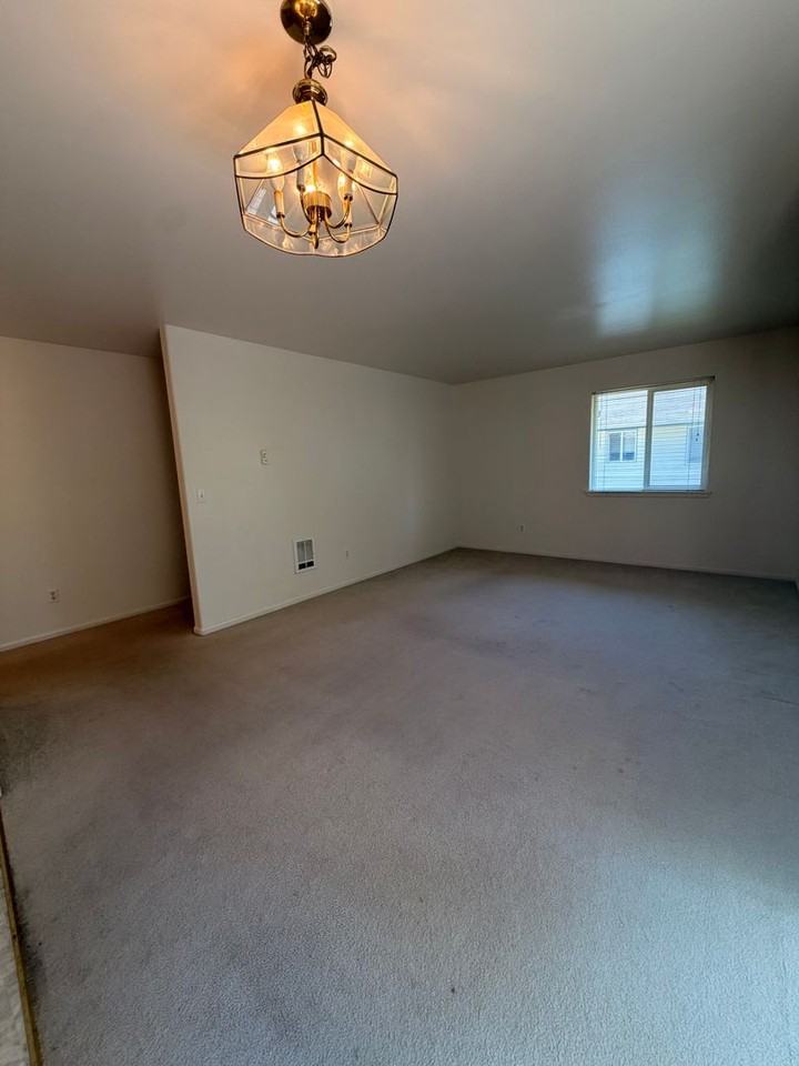 1683 Ono Ave - Photo 6 of 17