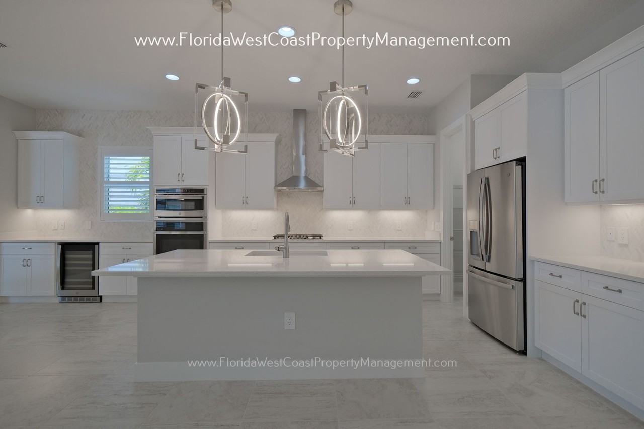 7965 Mainsail Ln - Photo 7 of 50