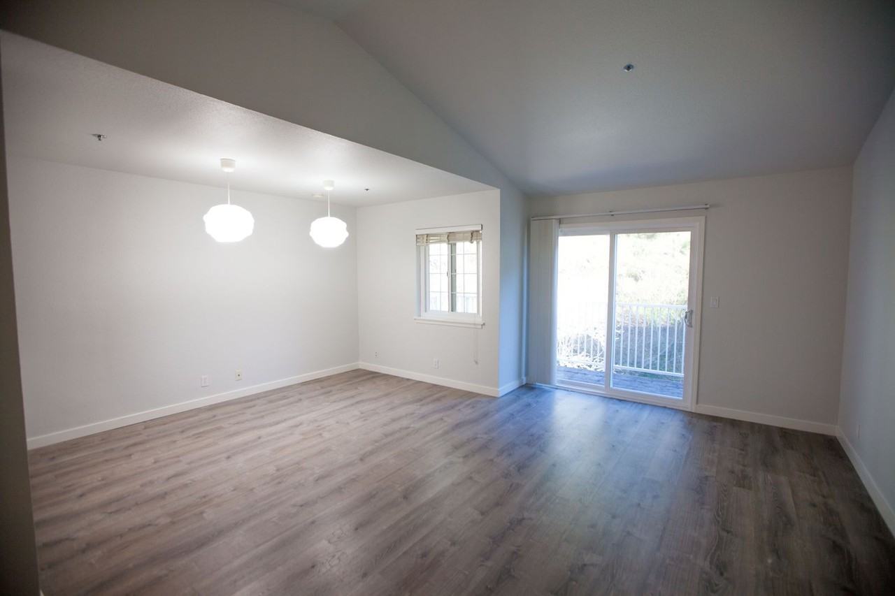 1010 San Antonio Cir - Photo 3 of 12