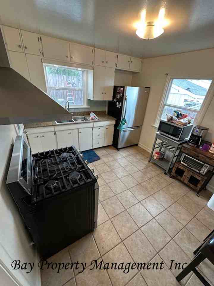 1198 Hamilton Ave #A - Photo 6 of 10