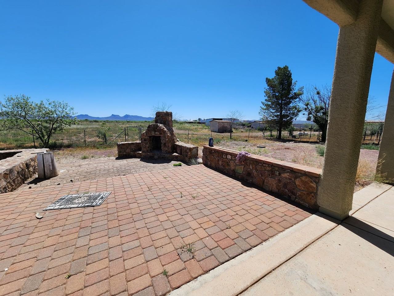 1050 W Rochin Rd - Photo 6 of 50
