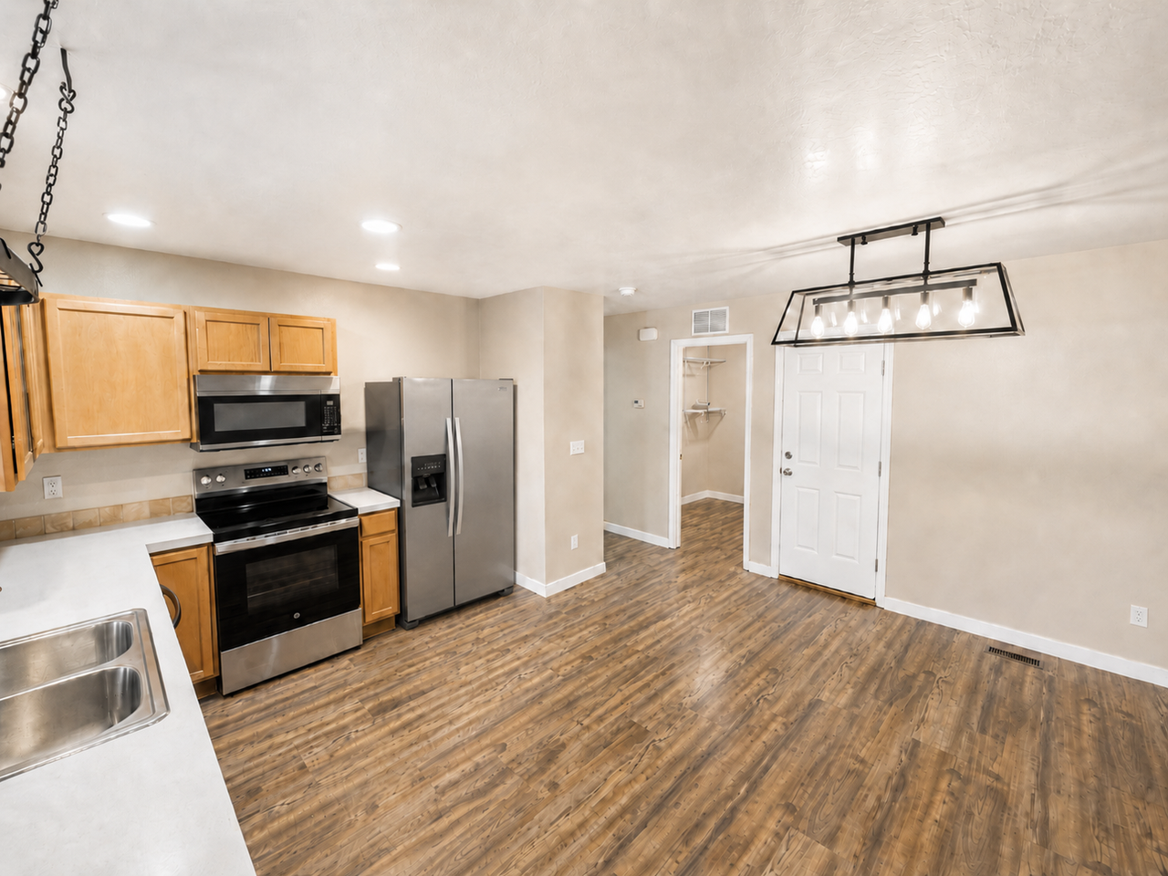 9863 W Rustica St - Photo 3 of 37