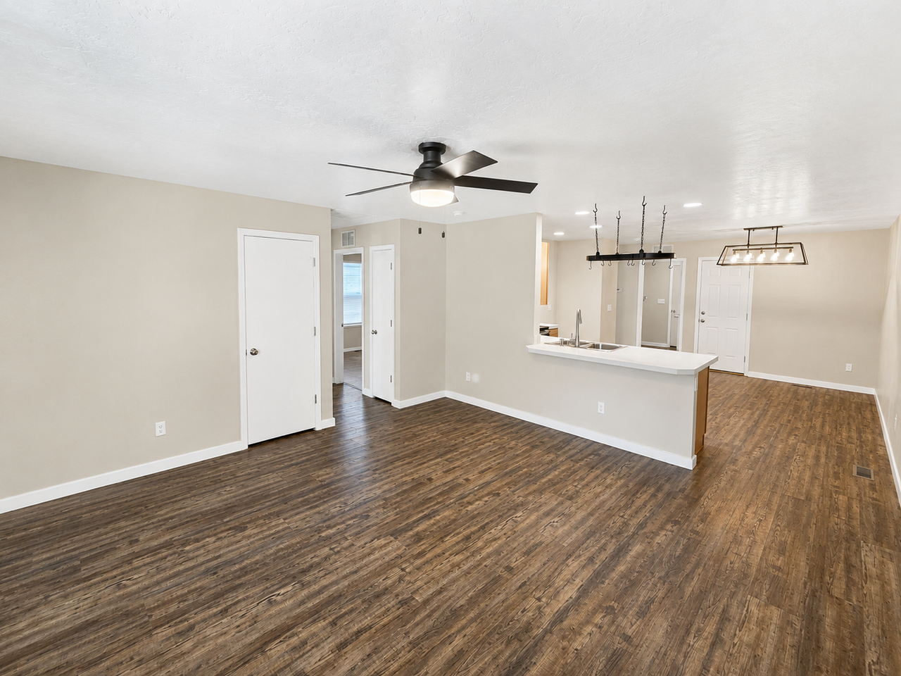 9863 W Rustica St - Photo 5 of 37