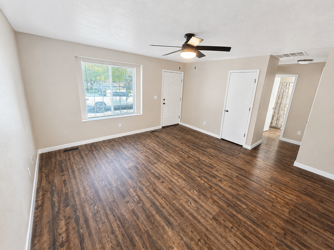 9863 W Rustica St - Photo 7 of 37