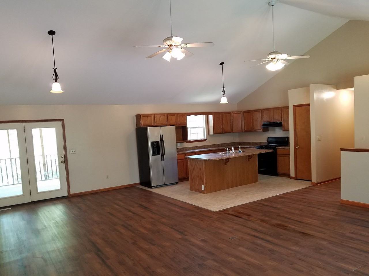 2305 Primrose Dr - Photo 5 of 17