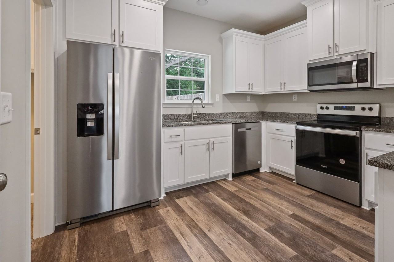 275 Myrtle Ave - Photo 2 of 9
