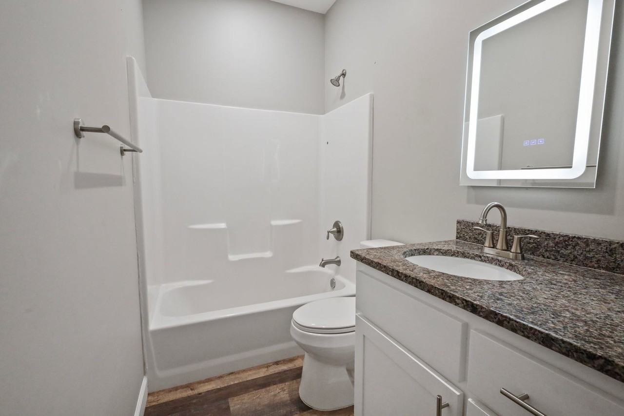 275 Myrtle Ave - Photo 4 of 9