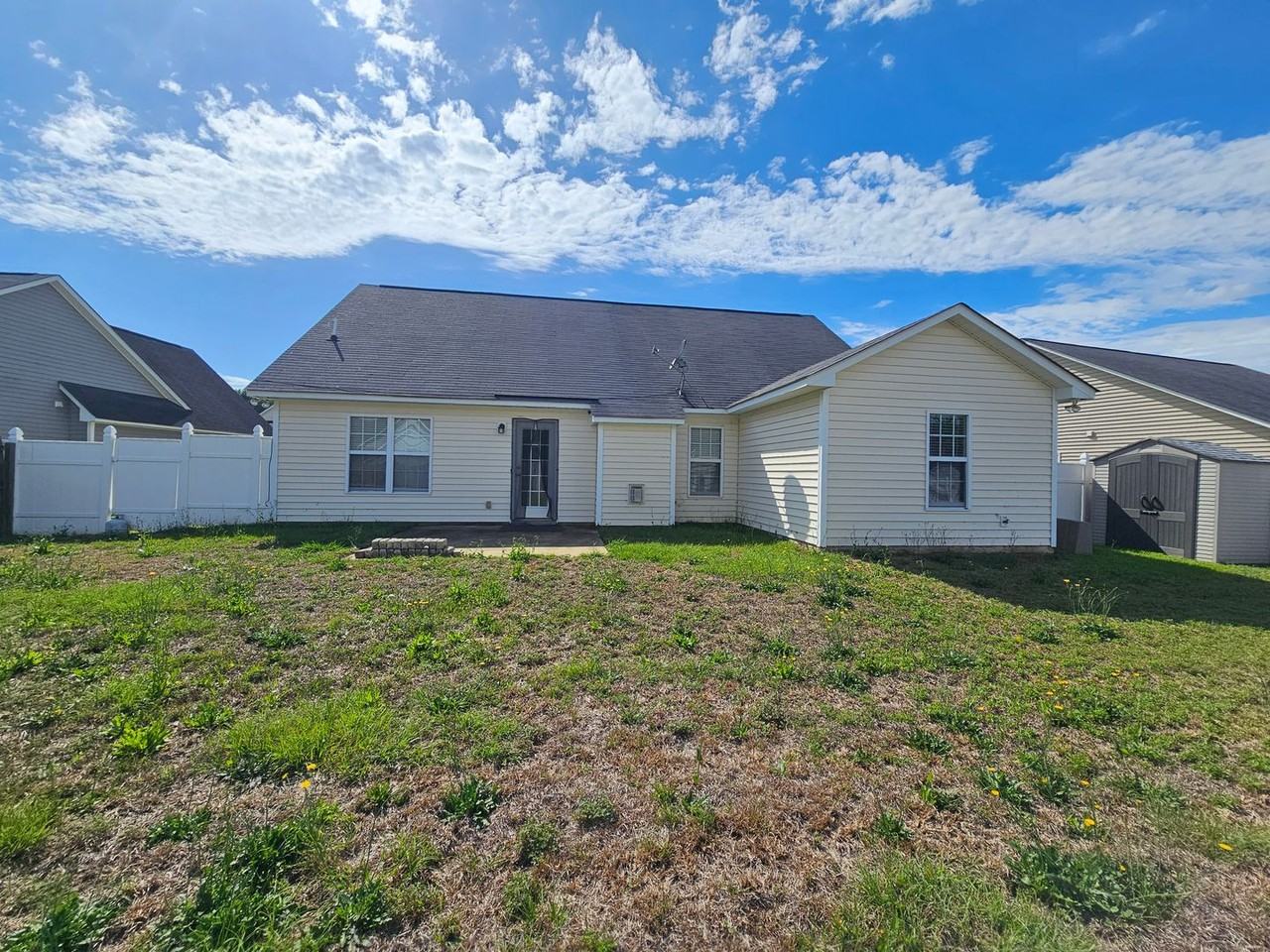 241 Huntington Dr - Photo 2 of 19