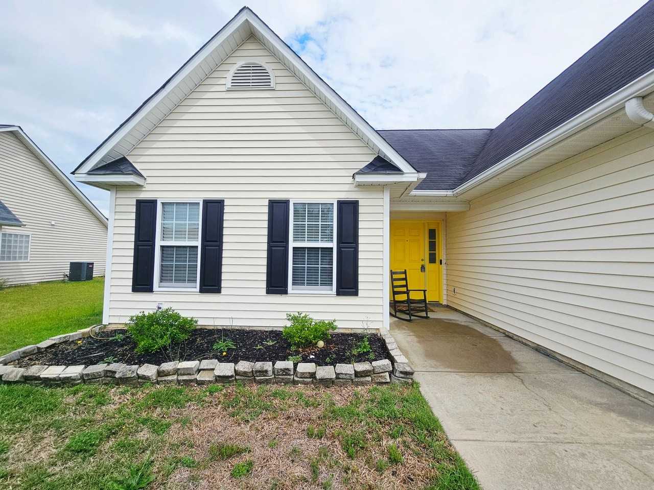 241 Huntington Dr - Photo 3 of 19