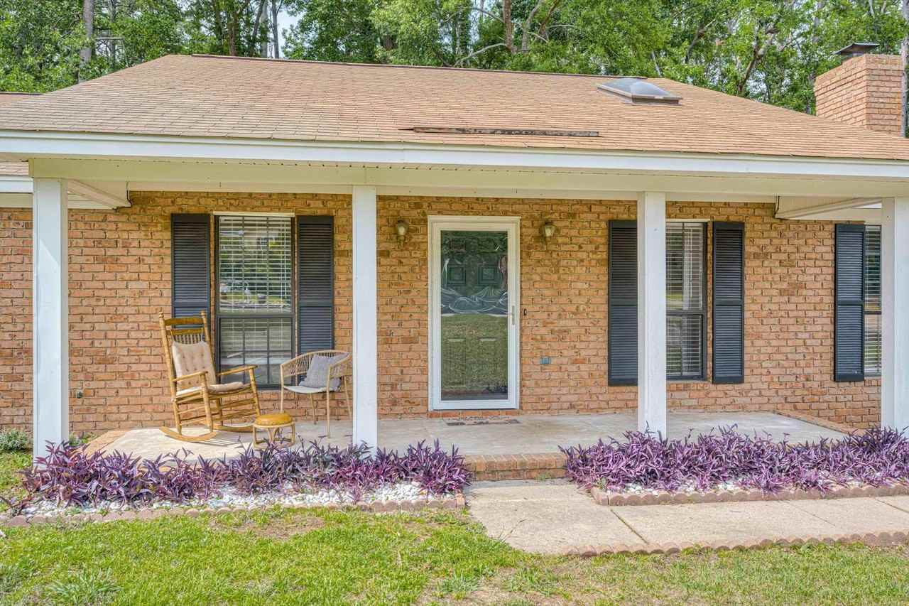 323 Forest Ct - Photo 3 of 33