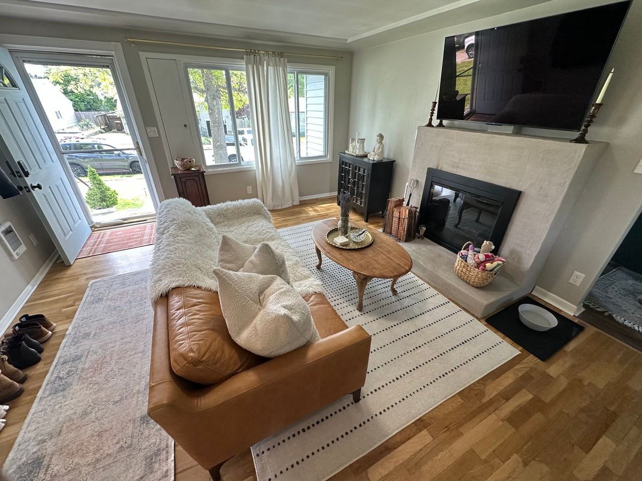4537 S 11th St - Photo 2 of 28