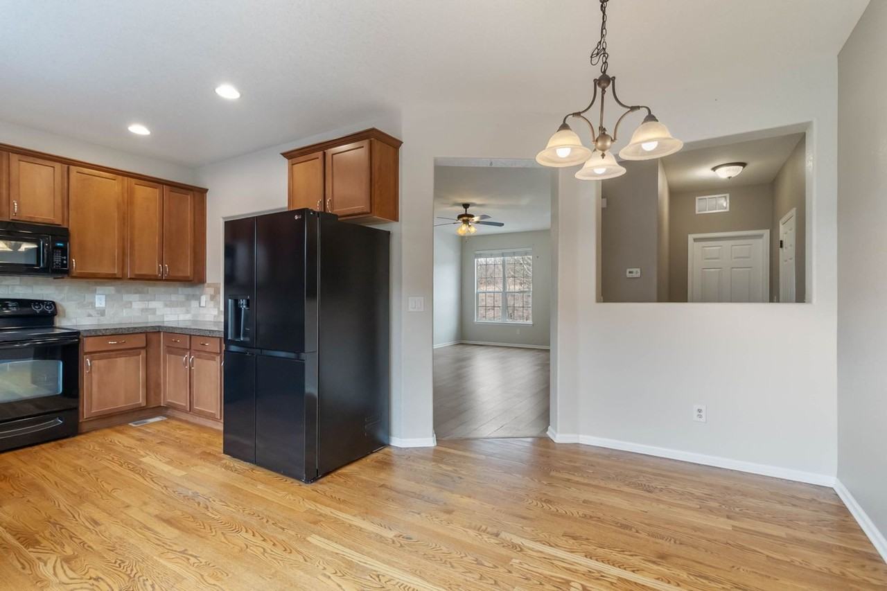 727 Crooked Y Pt - Photo 3 of 27
