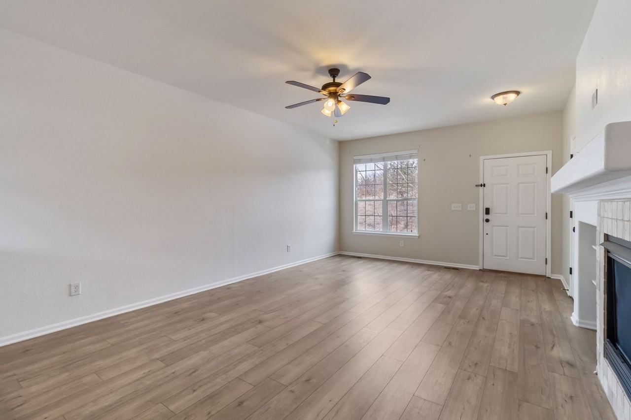727 Crooked Y Pt - Photo 5 of 27