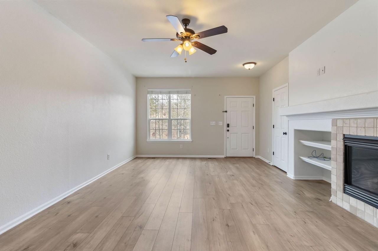727 Crooked Y Pt - Photo 6 of 27