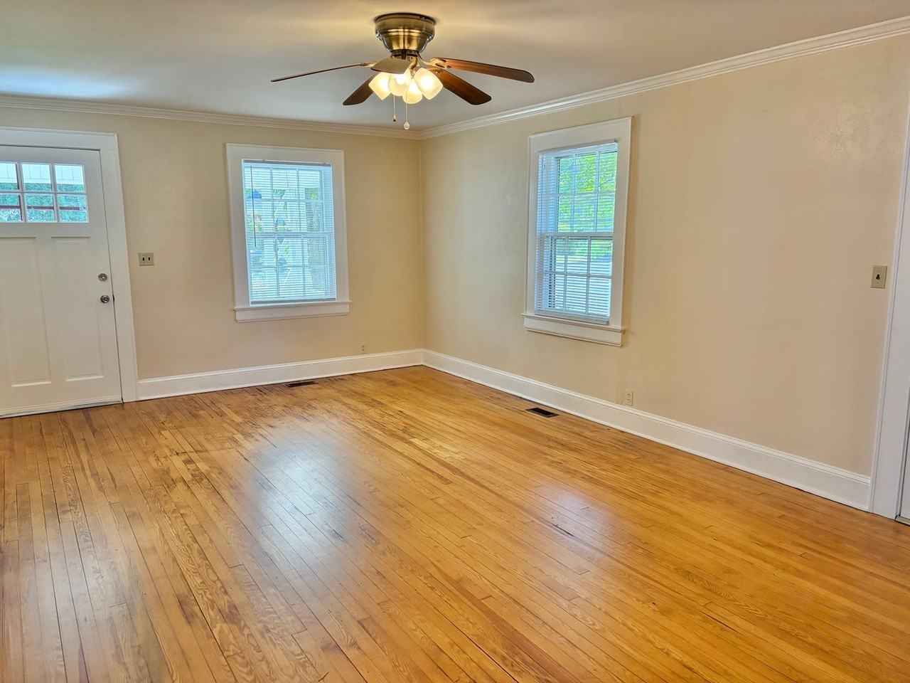 104 S Fort St - Photo 5 of 23