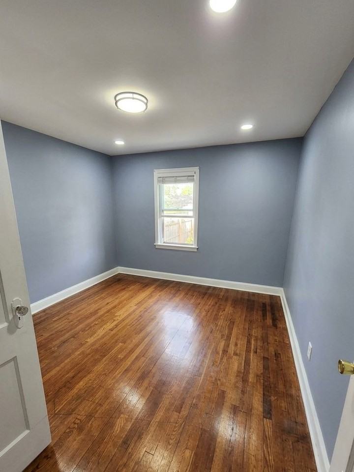806 Lindegar St - Photo 3 of 9