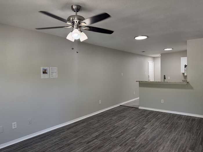 4934 Kildare Ave - Photo 3 of 26