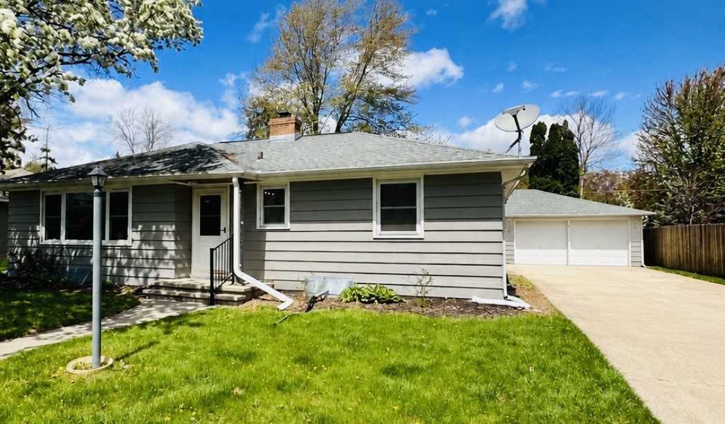636 E Wilson Ave #NA - Photo 2 of 8