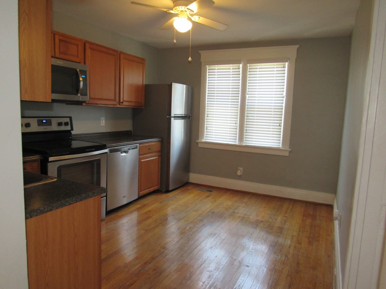 48 19th Street #2 - Photo 4 of 33