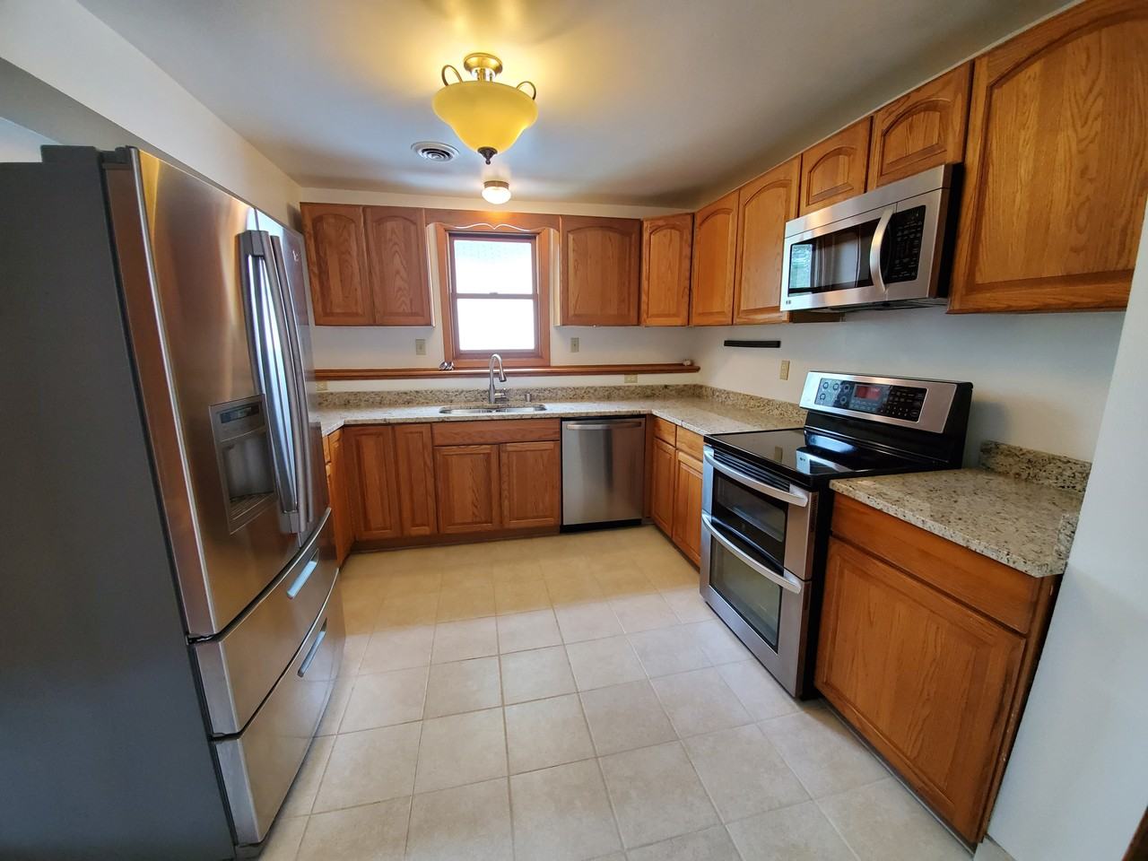 610 Van Buren St Ne #2 - Photo 4 of 11