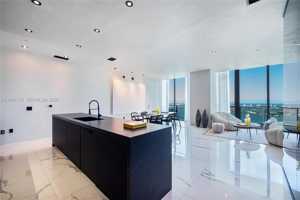 featured image of NE 32nd St & Biscayne Blvd
