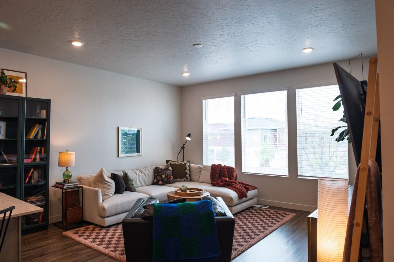 1116 W Early Light Way - Photo 3 of 20
