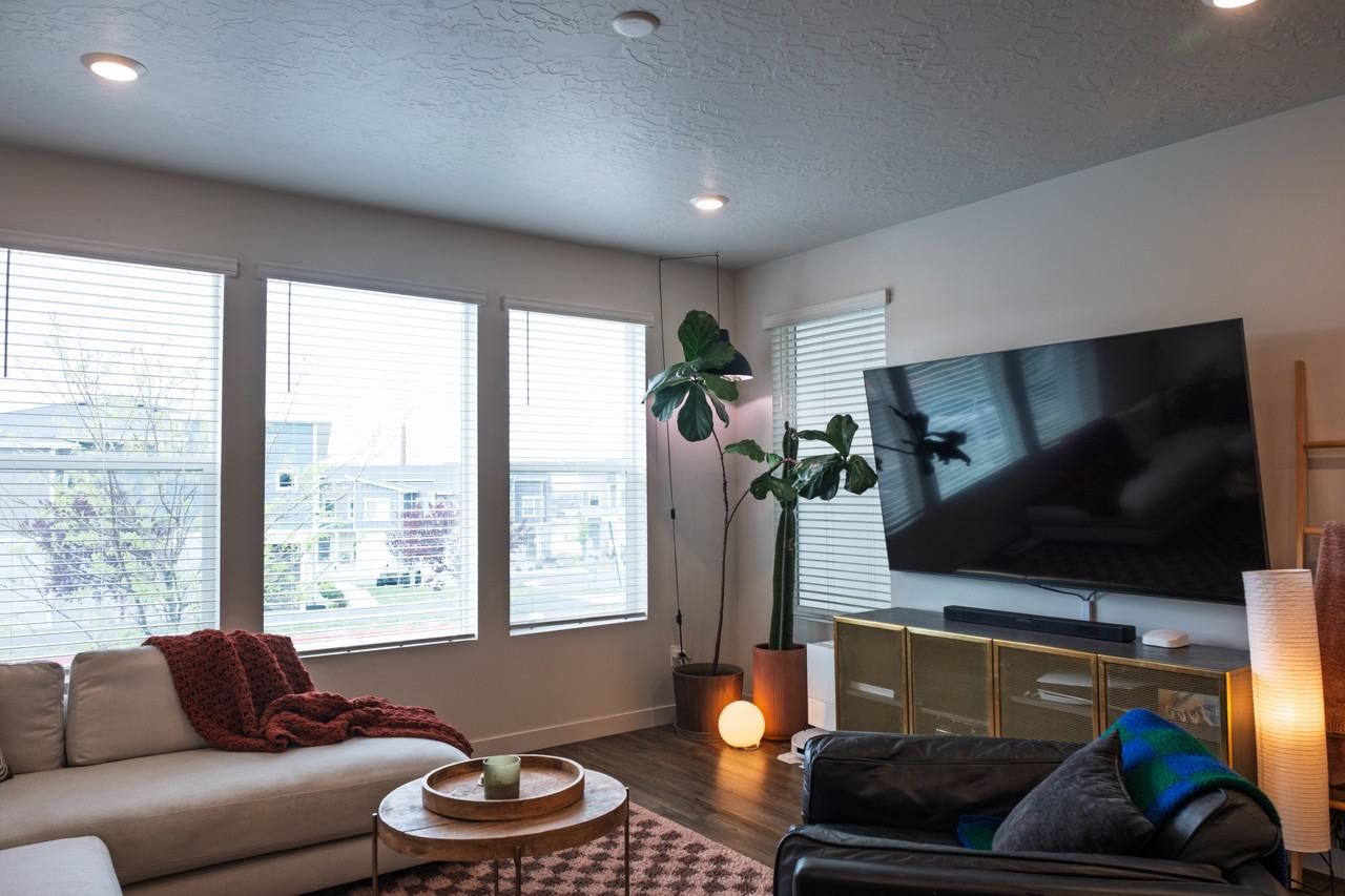 1116 W Early Light Way - Photo 4 of 20