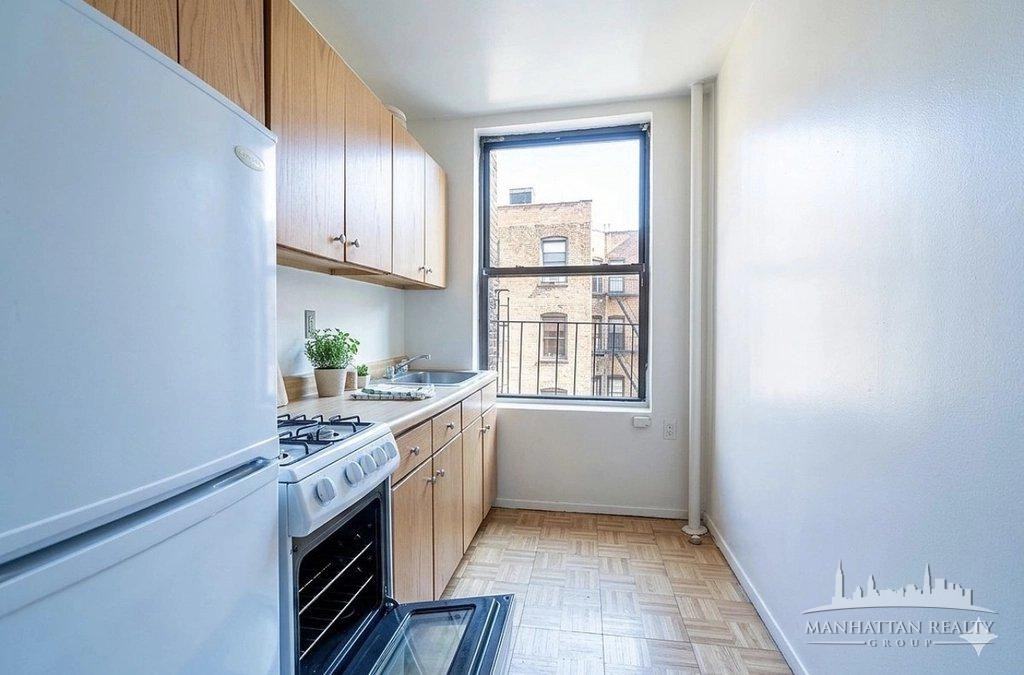E 89th St #4E - Photo 5 of 5