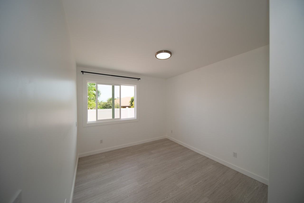 94-1061 Lumi St #1 - Photo 4 of 8