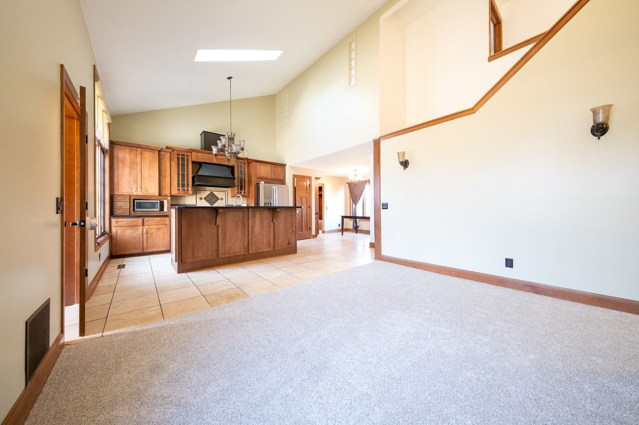 13026 Ottawa Dr #1 - Photo 4 of 32