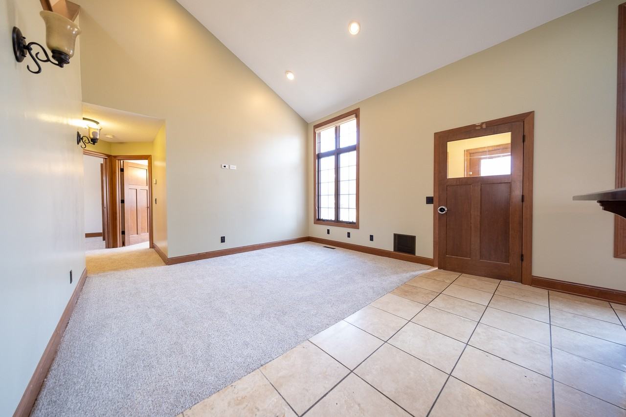 13026 Ottawa Dr #1 - Photo 7 of 32