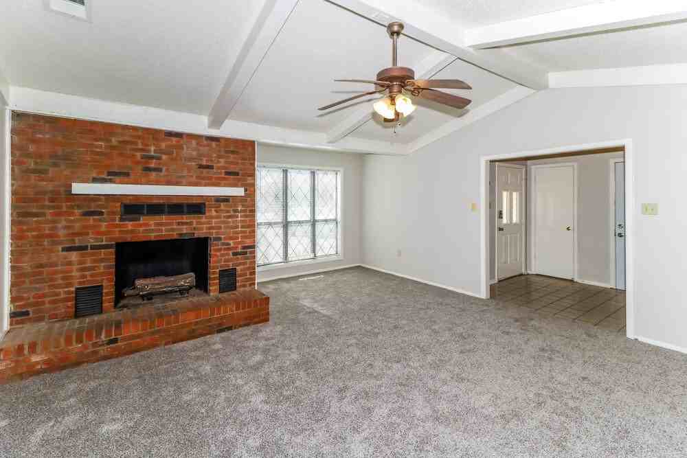 4426 Spring Harbor Dr - Photo 5 of 16