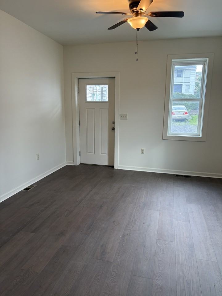 27 Vine St #27 - Photo 2 of 26