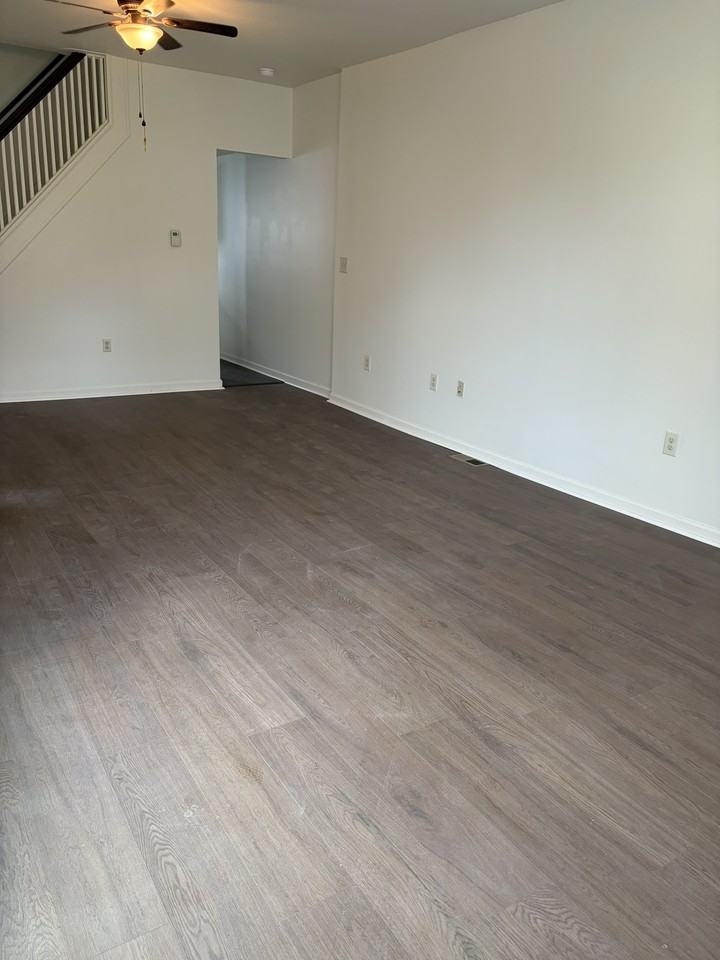 27 Vine St #27 - Photo 3 of 26