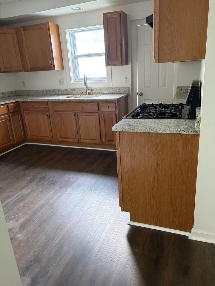 27 Vine St #27 - Photo 6 of 26