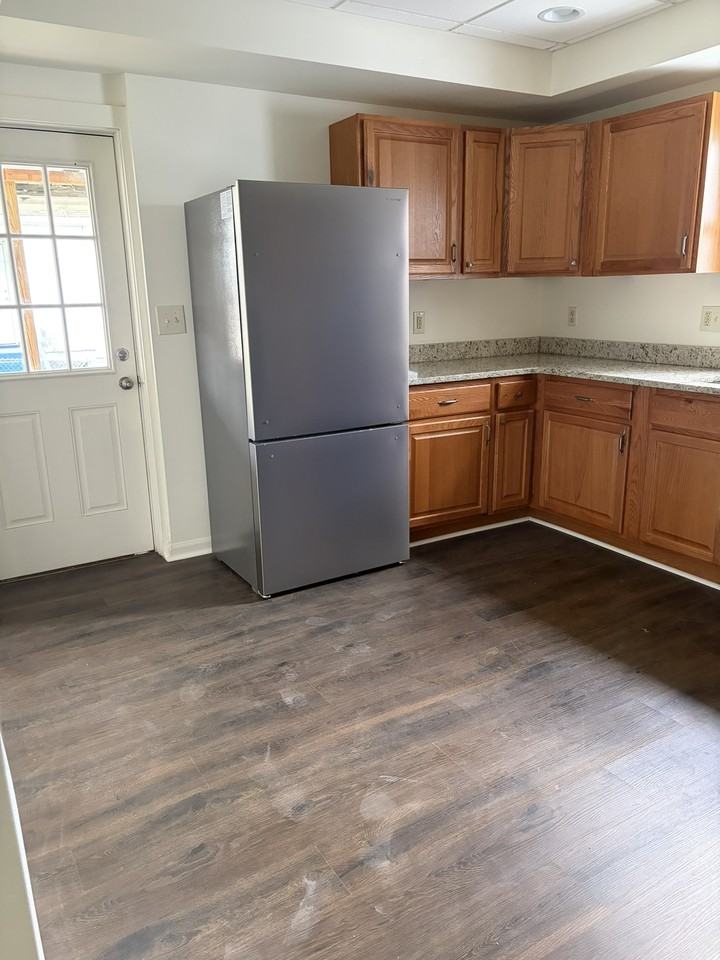 27 Vine St #27 - Photo 7 of 26