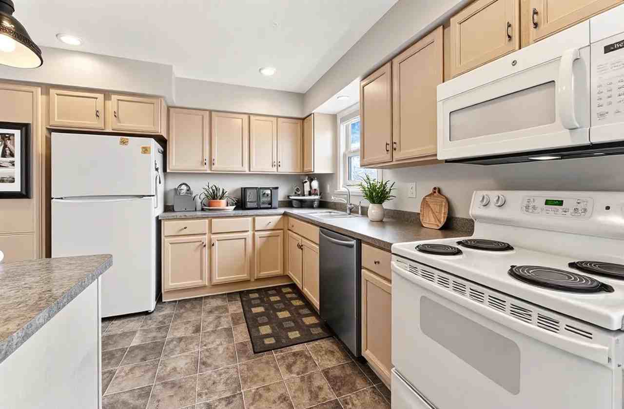 9 Sunridge Drive - Photo 3 of 13