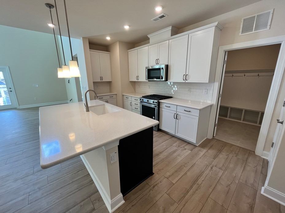 704 Toulouse Ct #1 - Photo 6 of 39